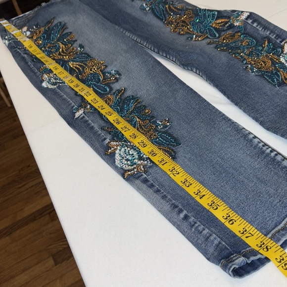 Juliette jeans tapered to ankle embellishments down both legs high rise Size 8 - Picture 2 of 8